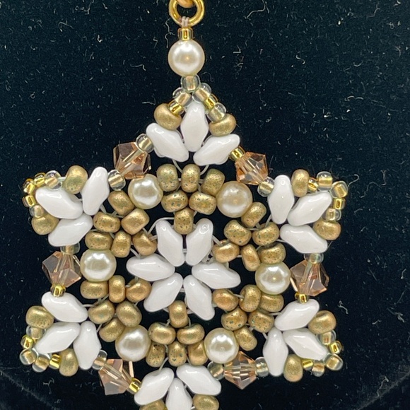 Gold Tone White Czech Glass Hand Beaded Snowflake Pendant Necklace - Picture 6 of 11